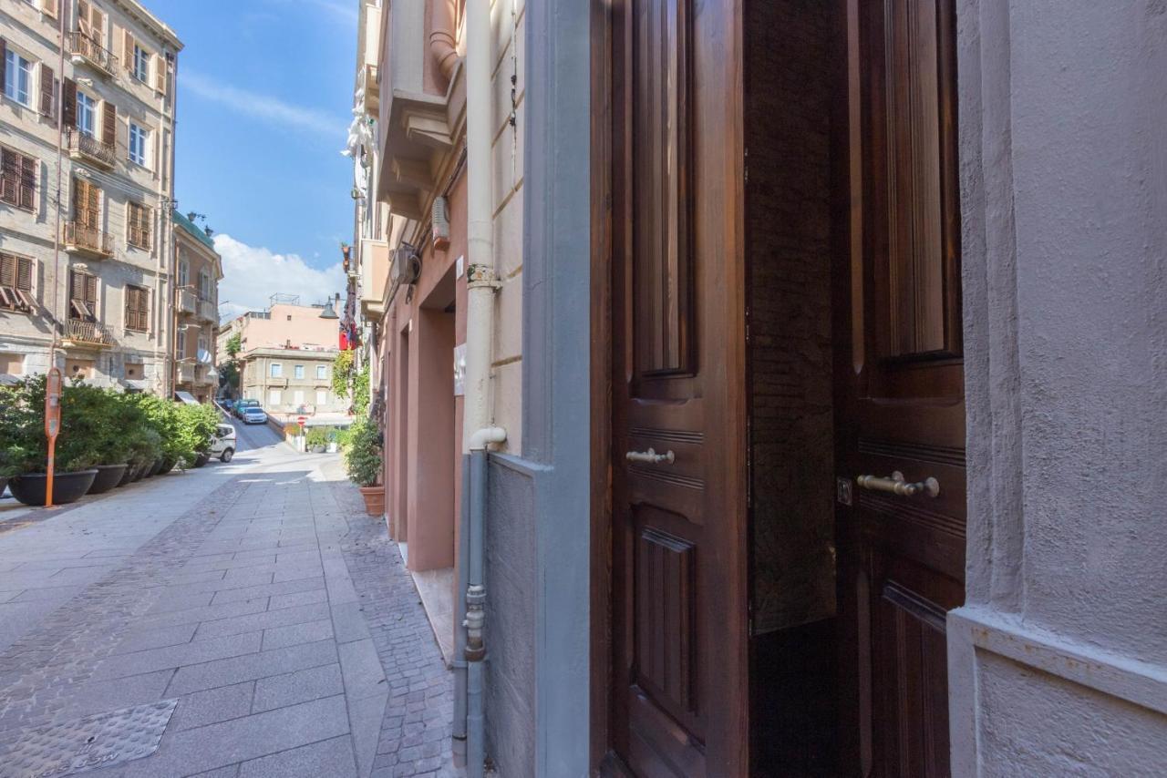 Suite Via Sulis 61 Cagliari Eksteriør billede